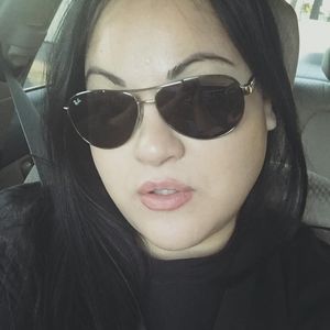 Meet your Posher, Alejandra